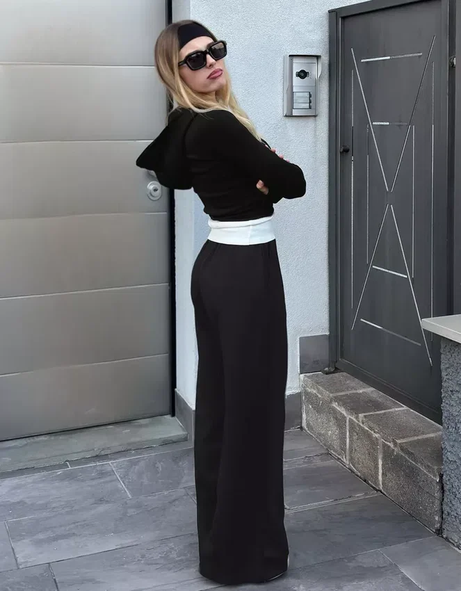 Απαλό παντελόνι με Wide Leg πόδια Απαλό παντελόνι με Wide Leg πόδια