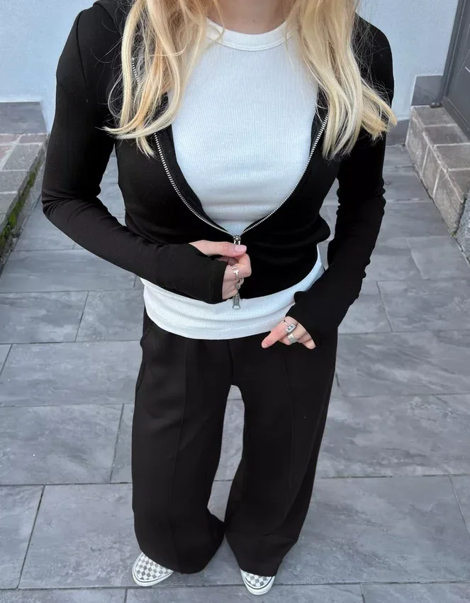 Απαλό παντελόνι με Wide Leg πόδια Απαλό παντελόνι με Wide Leg πόδια