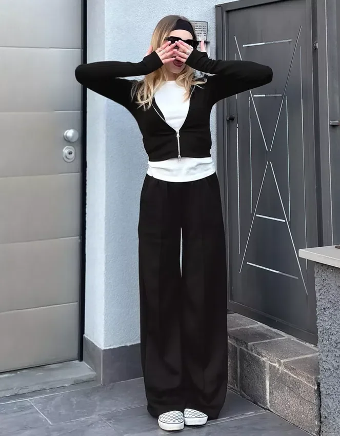 Απαλό παντελόνι με Wide Leg πόδια Απαλό παντελόνι με Wide Leg πόδια