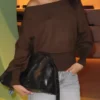 Ασύμμετρο πουλόβερ με ραβδωτό τελείωμα