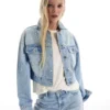 Κοντό Denim μπουφάν με στρας – Μπουφάν και καμπαρντίνα