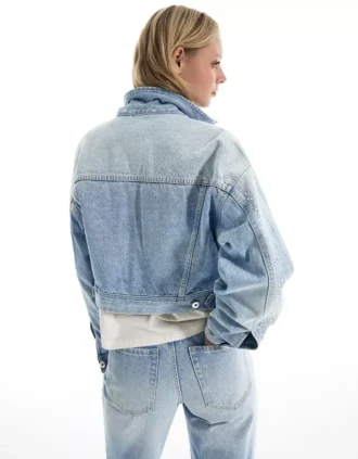 Κοντό Denim μπουφάν με στρας – Μπουφάν και καμπαρντίνα