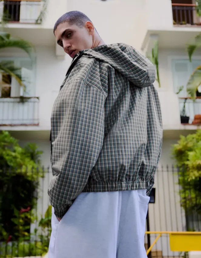 Oversize τεχνικό μπουφάν με καρό μοτίβο – Μπουφάν Oversize τεχνικό μπουφάν με καρό μοτίβο – Μπουφάν