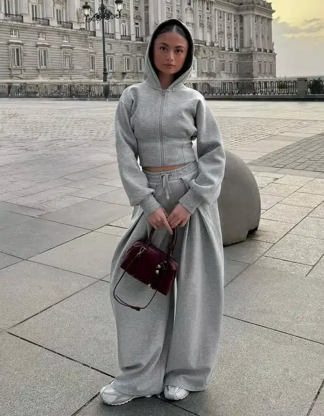 Παντελόνι με Wide Leg και ελαστικά στα τελειώματα με εφέ νεοπρέν – #Bershkastyle – Γυναικείο Παντελόνι με Wide Leg και ελαστικά στα τελειώματα με εφέ νεοπρέν – #Bershkastyle – Γυναικείο