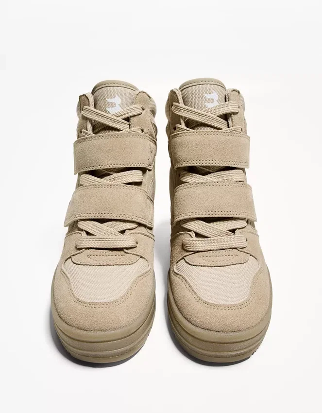 Παπούτσια Sneakers με ψηλό στέλεχος και εσωτερική σφήνα – Παπούτσια Παπούτσια Sneakers με ψηλό στέλεχος και εσωτερική σφήνα – Παπούτσια