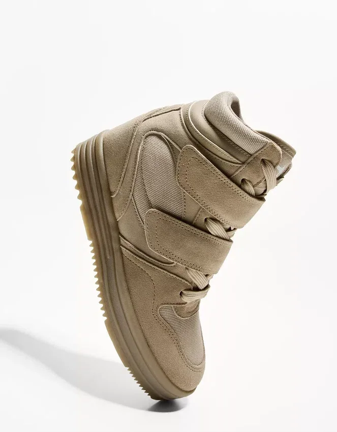 Παπούτσια Sneakers με ψηλό στέλεχος και εσωτερική σφήνα – Παπούτσια Παπούτσια Sneakers με ψηλό στέλεχος και εσωτερική σφήνα – Παπούτσια