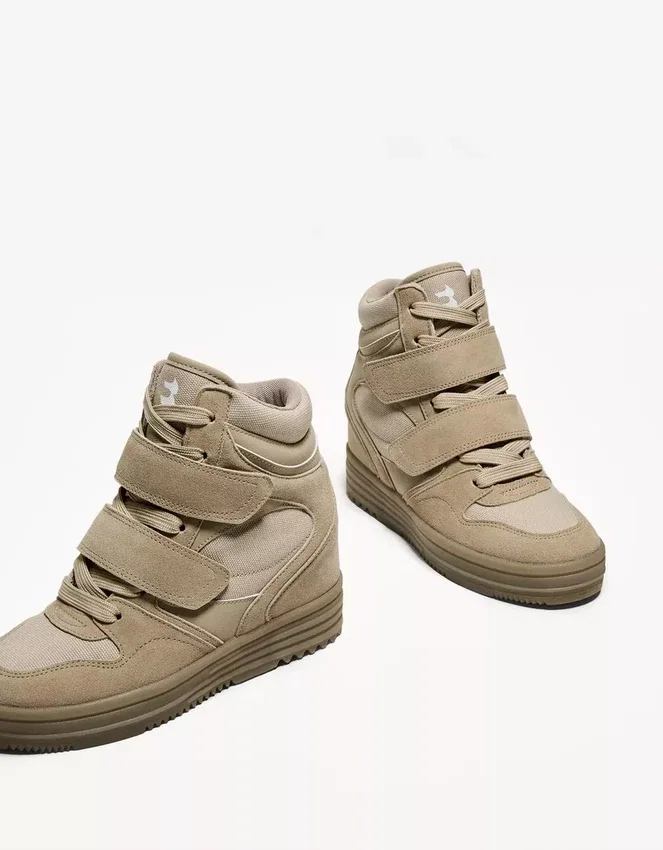Παπούτσια Sneakers με ψηλό στέλεχος και εσωτερική σφήνα – Παπούτσια Παπούτσια Sneakers με ψηλό στέλεχος και εσωτερική σφήνα – Παπούτσια