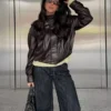 Πλισέ μπουφάν από Faux Leather – Μπουφάν και καμπαρντίνες Πλισέ μπουφάν από Faux Leather – Μπουφάν και καμπαρντίνες