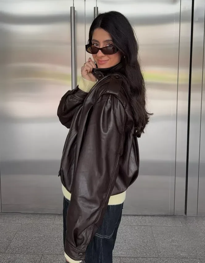 Πλισέ μπουφάν από Faux Leather – Μπουφάν και καμπαρντίνες Πλισέ μπουφάν από Faux Leather – Μπουφάν και καμπαρντίνες