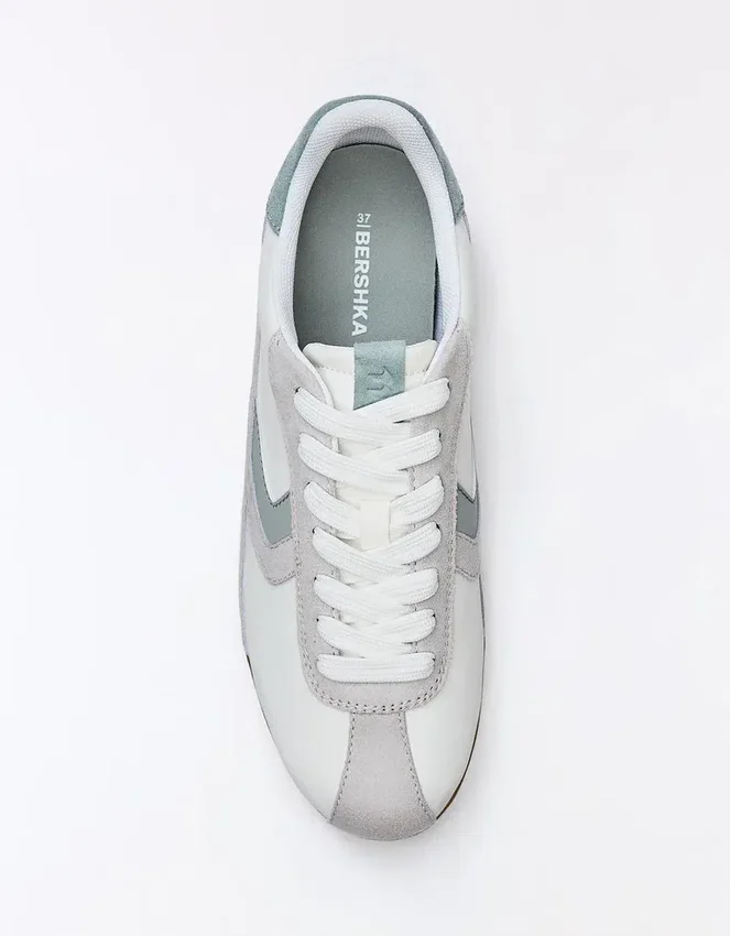 Ρετρό Sneakers με λεπτή σόλα Ρετρό Sneakers με λεπτή σόλα
