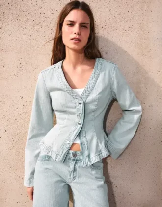 Ριγέ Denim μπουφάν με πεπλούμ – Μπουφάν και καμπαρντίνα