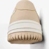 Sneakers με ρίγες σε αντίθεση