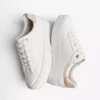 Sneakers με ρίγες σε αντίθεση