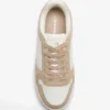 Sneakers με ρίγες σε αντίθεση